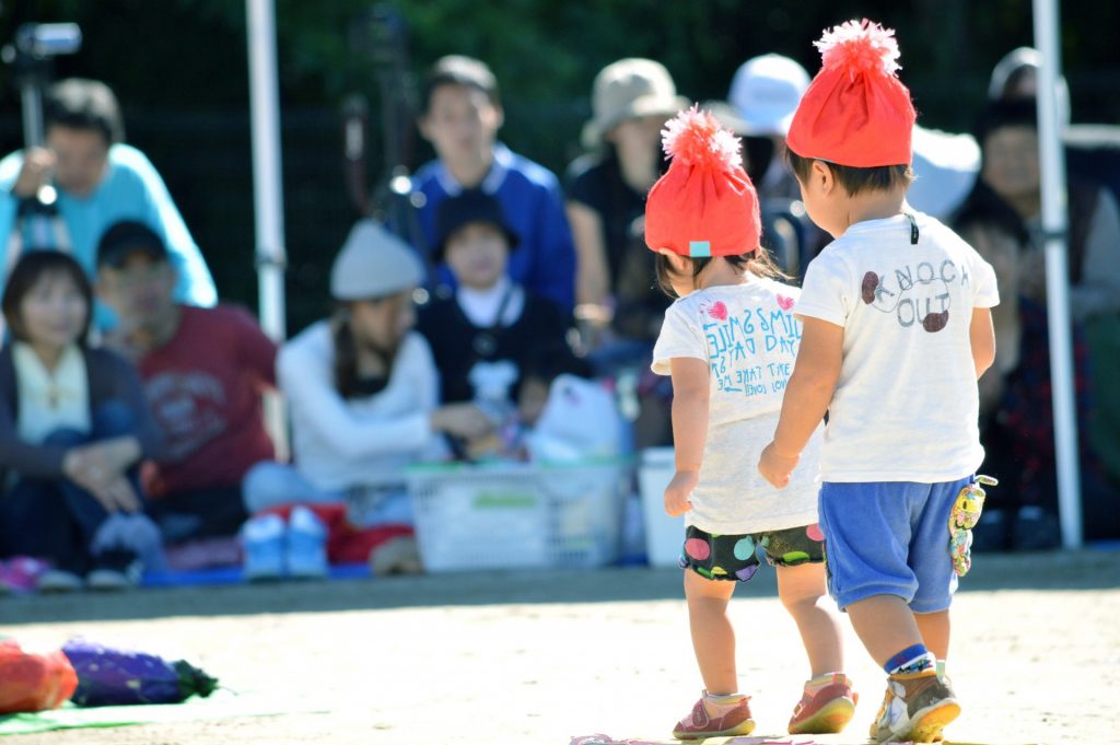 保育園の運動会の風景